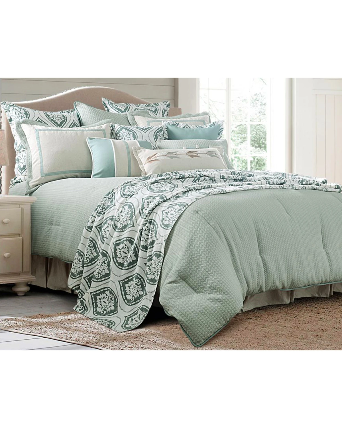 HiEnd Accents Green 4 Piece Belmont Comforter Set - Super Queen 3 HiEnd Accents Green 4 Piece Belmont Comforter Set - Super Queen